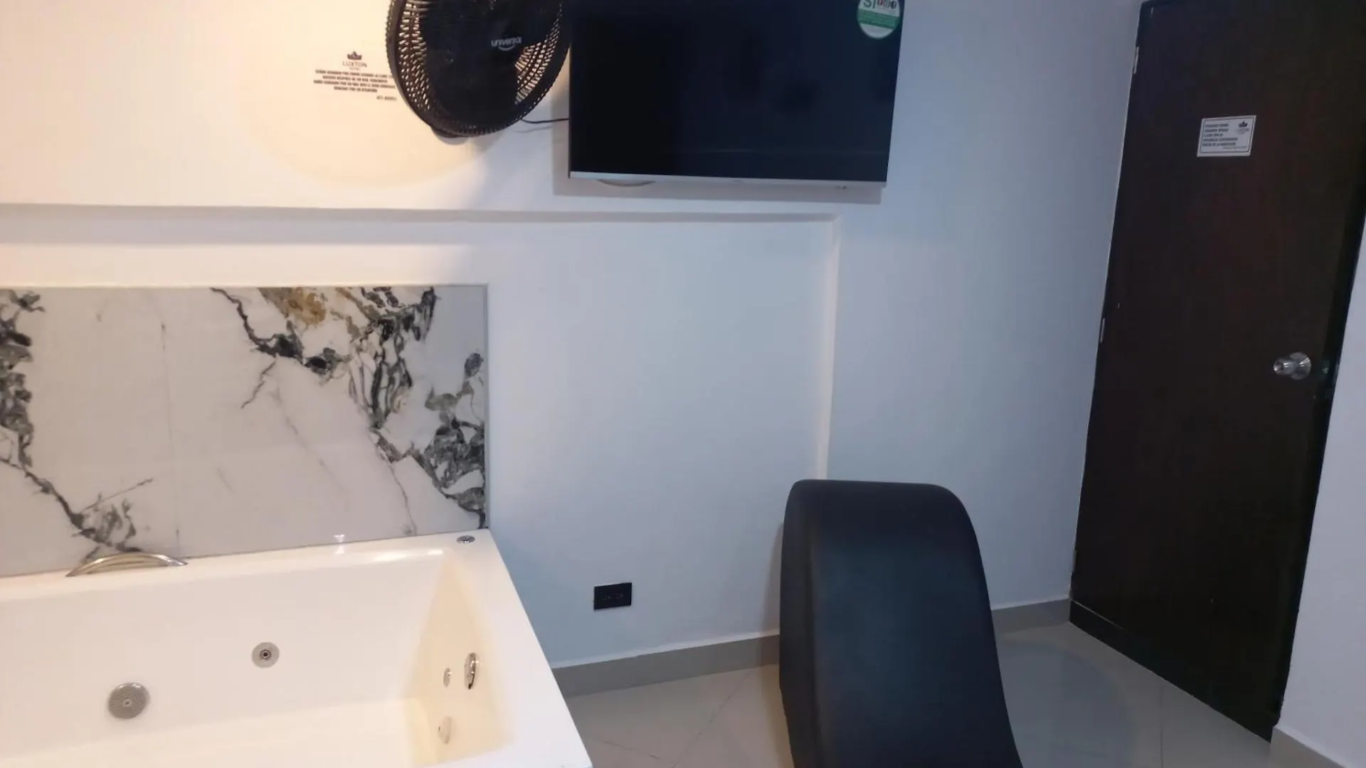 Hotel Centrica Del Palo 45 Medellín