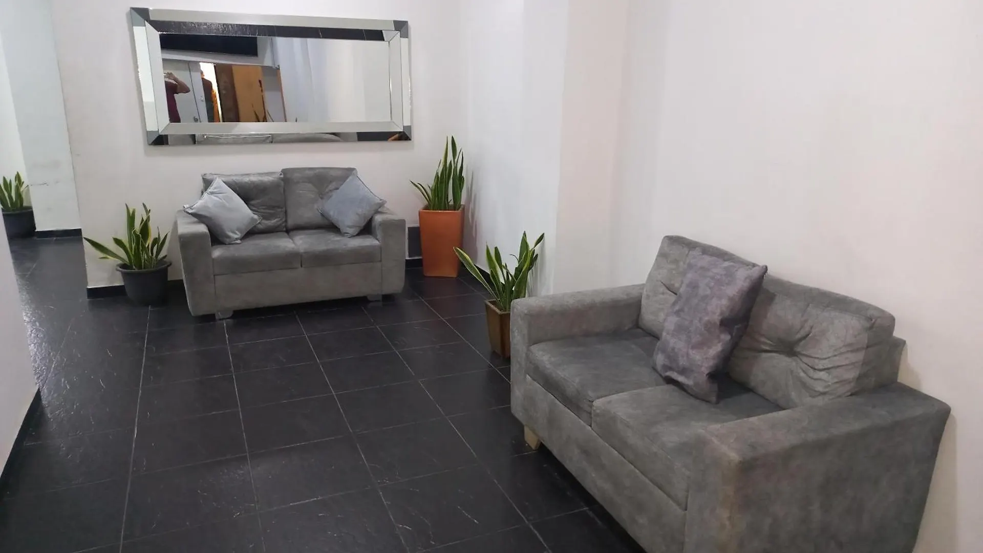 Hotel Centrica Del Palo 45 메딜린