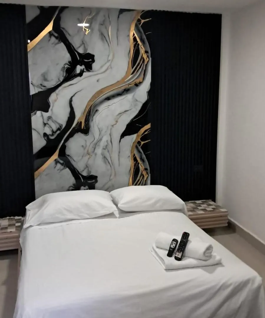 Hotel Centrica Del Palo 45 메딜린 3*,