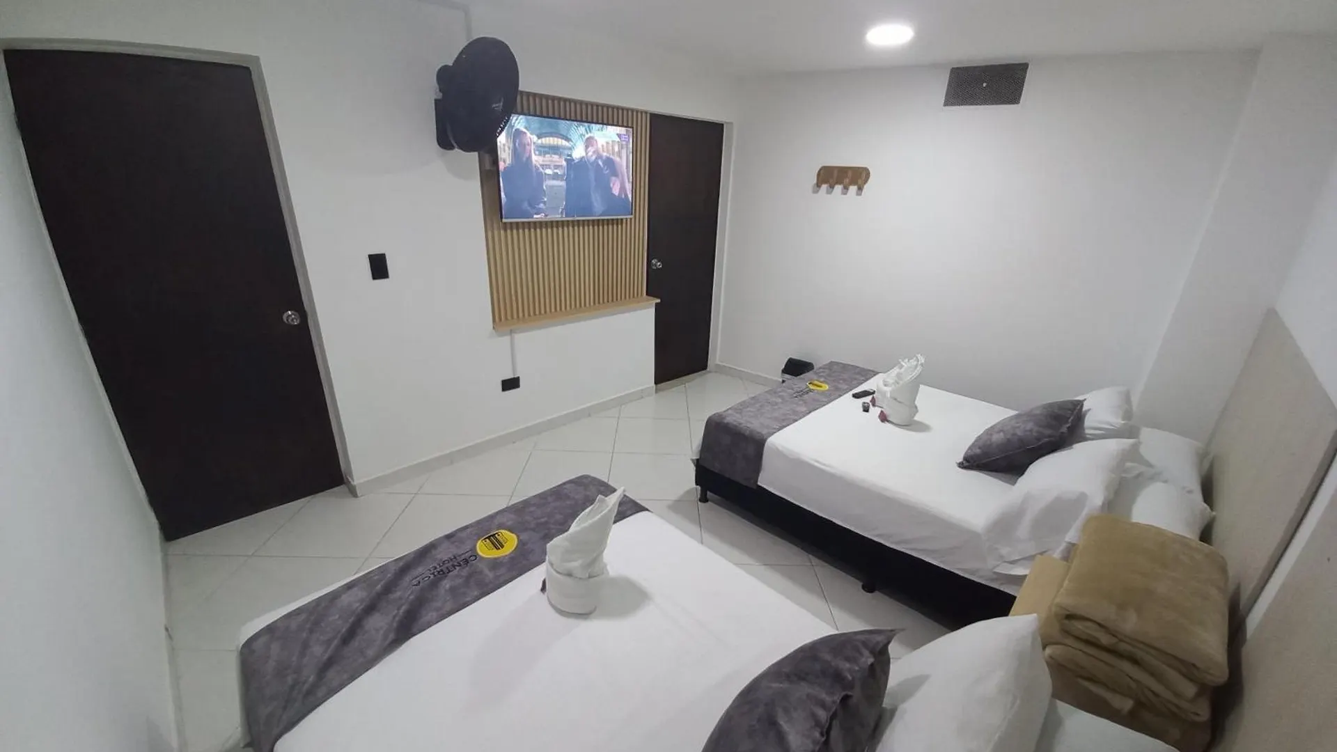 Hotel Centrica Del Palo 45 메딜린